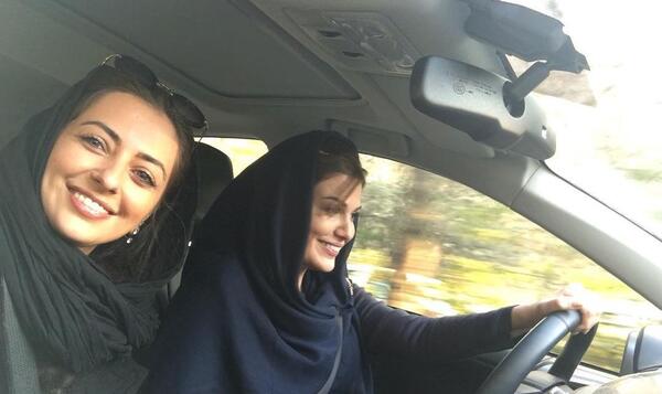 عکس دختر ایرانی پشت ماشین