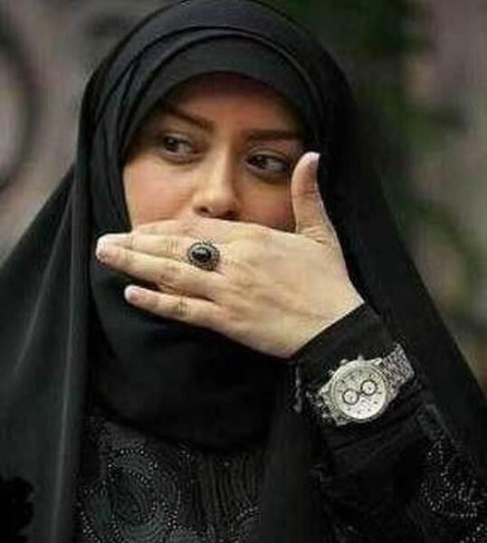 عکس تصاویر الهام چرخنده در خارج از کشور