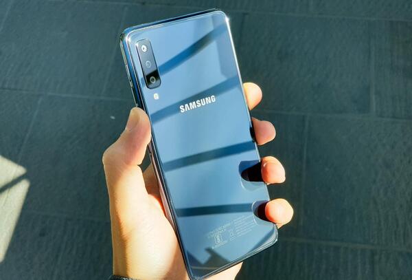 عکس گوشی a72018