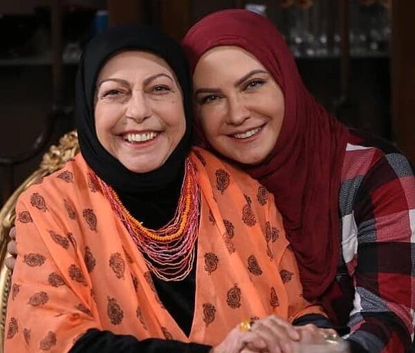 عکسهای ثریا قاسمی و مادر