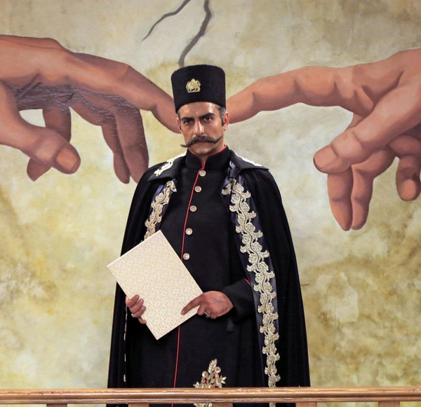 عکس حامد کمیلی در قبله عالم