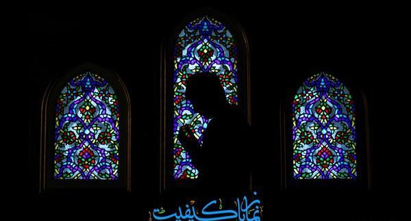 عکس در حال نماز