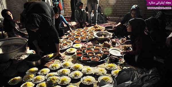 عکس در حال نذری دادن