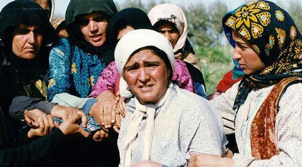 عکس باران کوثری در روسری آبی