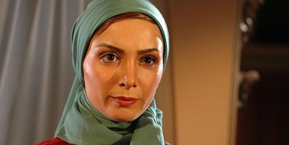 عکس فرناز رهنما در ساختمان پزشکان