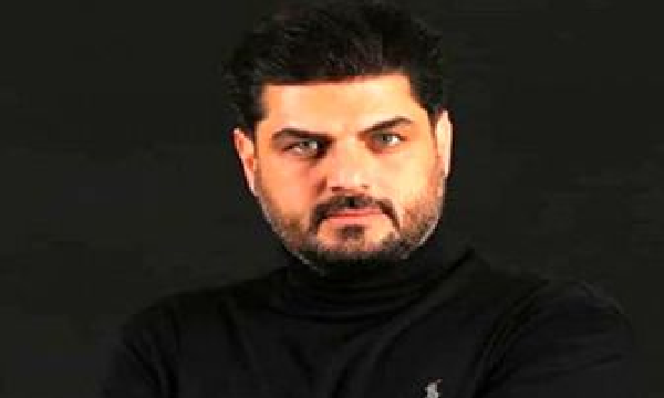 عکس سام درخشانی در استخر