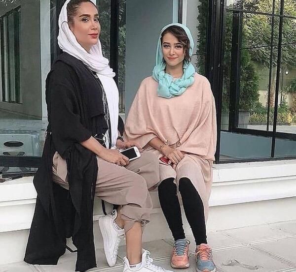 عکس الناز حبیبی با سارا و نیکا