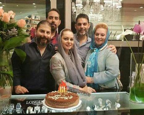 عکس پیمان معادی با خانواده