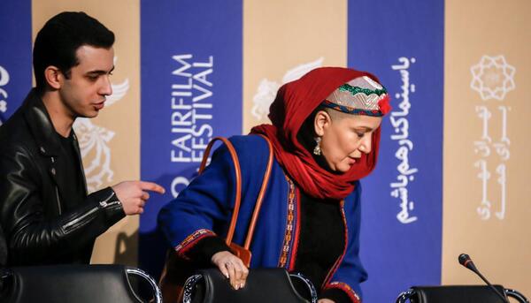 عکس پانته آ بهرام در شنای پروانه