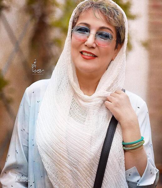 عکس پانته آ بهرام در شنای پروانه