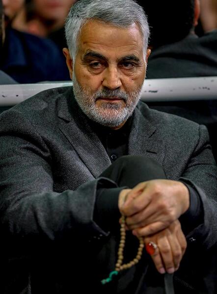 عکس حاج قاسم سلیمانی با حضرت عباس