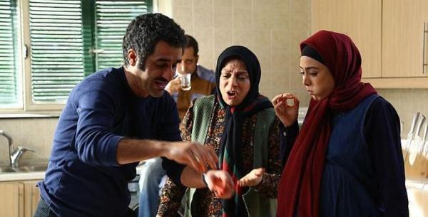 عکس آزاده صمدی در سریال دیوار به دیوار