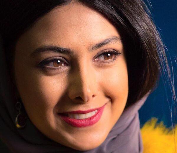 عکس آزاده صمدی در سریال دیوار به دیوار