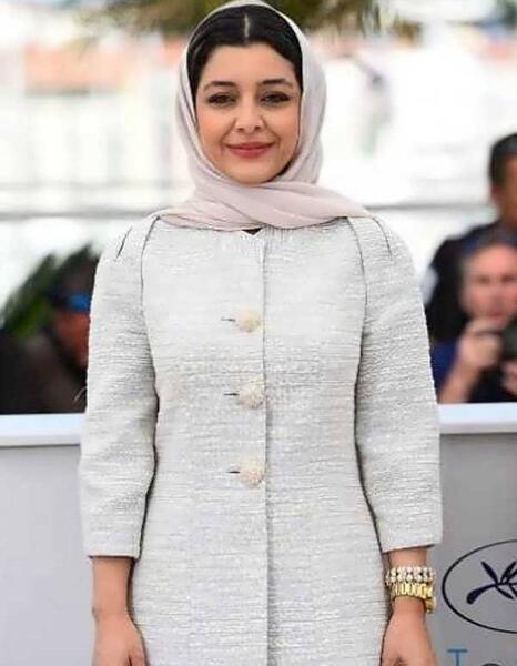 عکس ساره بیات با مانتو زرد