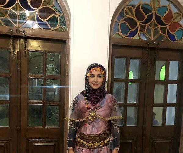 عکس شبنم قلی خانی با لباس کردی