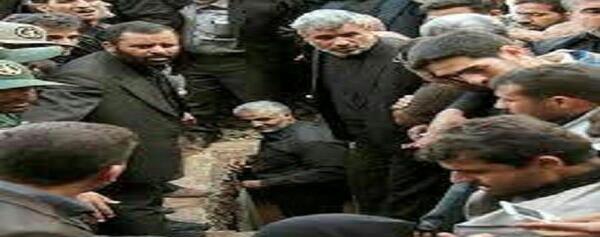 عکس خاک حاج قاسم سلیمانی
