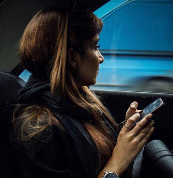 عکس پروفایل پشت گوشی