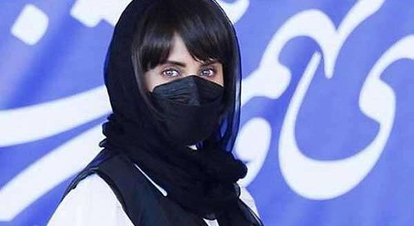 عکس الناز شاکردوست با چتر