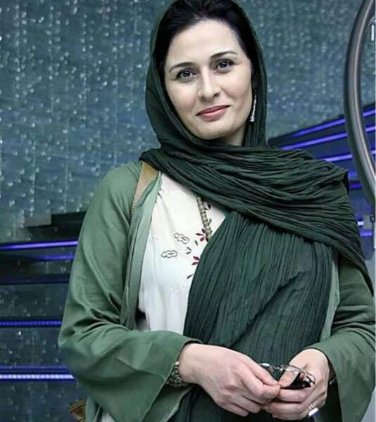 عکس از پریوش نظریه