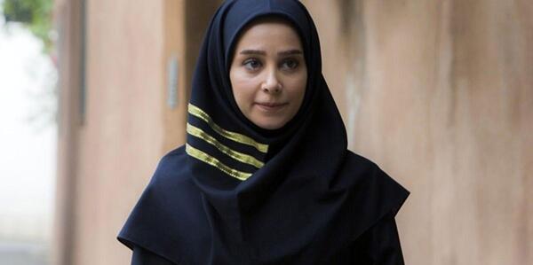 عکس الناز حبیبی با خواهرش