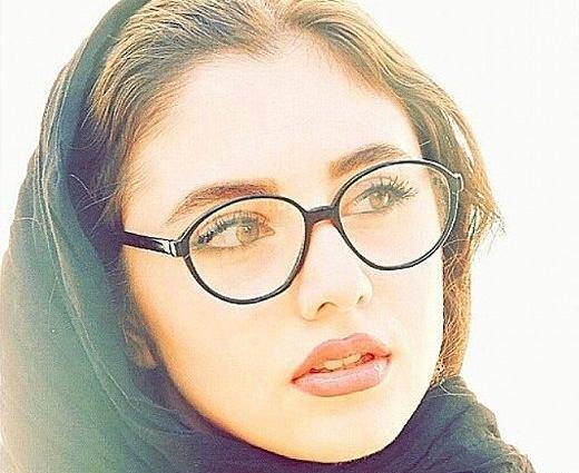عکس دختر خوشگل با عینک طبی