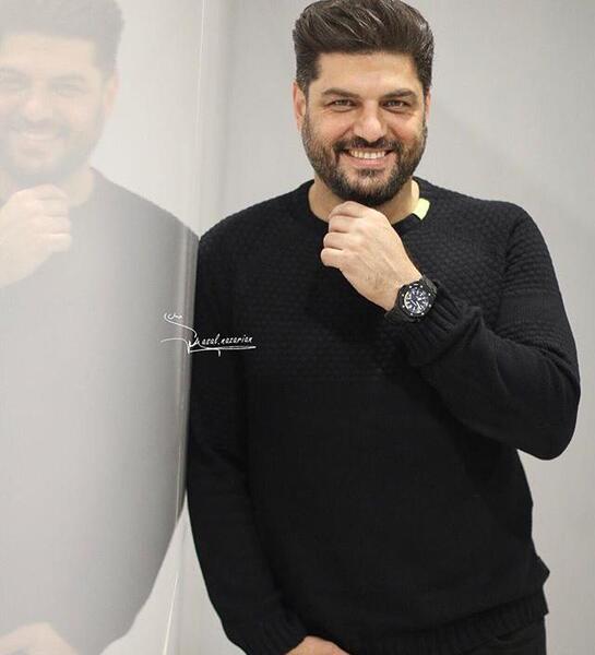 عکس سام درخشانی تنها