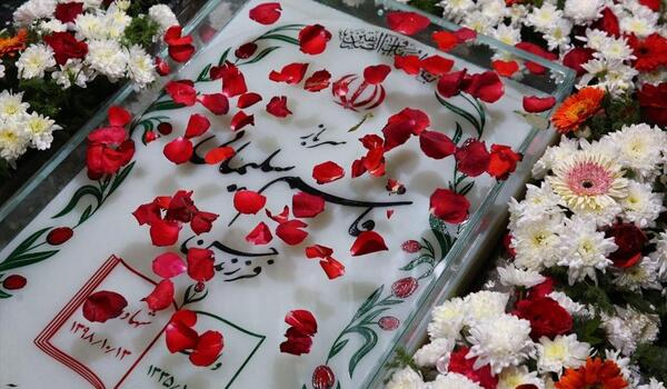 عکس سنگ قبر حاج قاسم سلیمانی