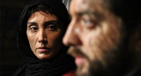 عکس بهرام رادان در پل چوبی