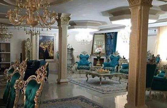 عکس در حال پذیرایی