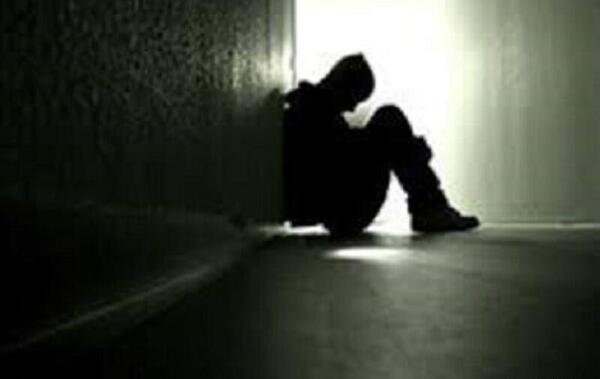 عکس پروفایل پسر افسرده