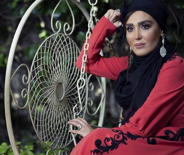 عکس و بیوگرافی زهره فکور صبور