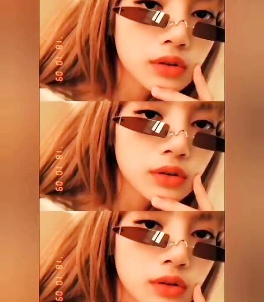 عکس رزی با عینک