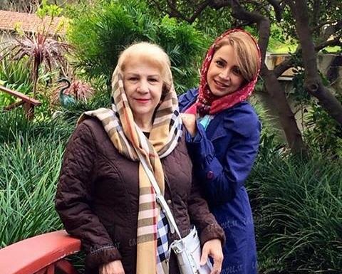عکس شبنم قلی خانی با مادرش