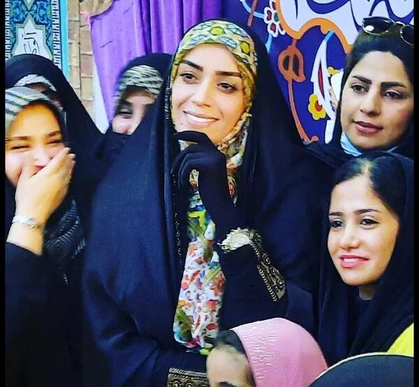عکس خانه ی الهام چرخنده