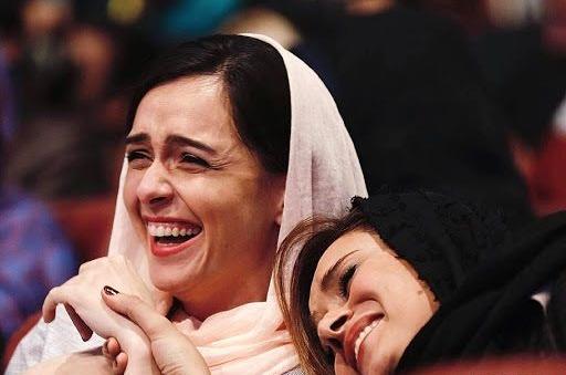 عکس ترانه علیدوستی با دامن کوتاه