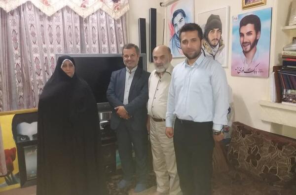 عکس خانواده شهید بابک نوری