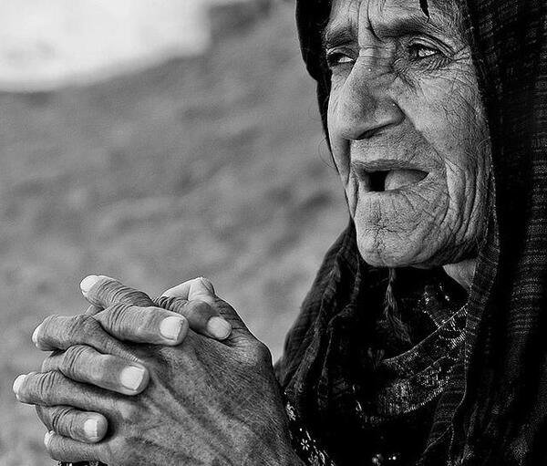 عکس مادر گریان