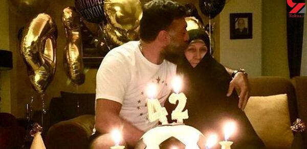 عکس علی انصاریان همراه مادرش