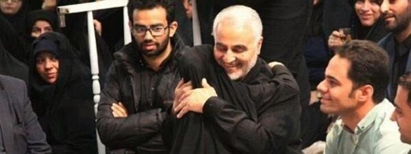 عکس سردار سلیمانی با فرزندانش