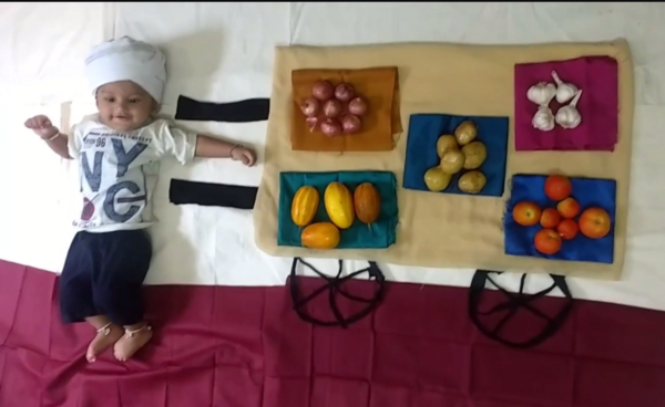 عکس ماهگرد نوزاد با گیلاس