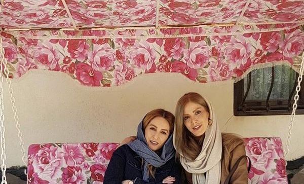 عکس شقایق دهقان با خواهرش