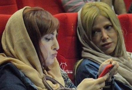 عکس شقایق دهقان با خواهرش