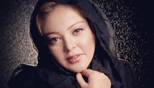 عکس بی حجابی چکامه چمن ماه