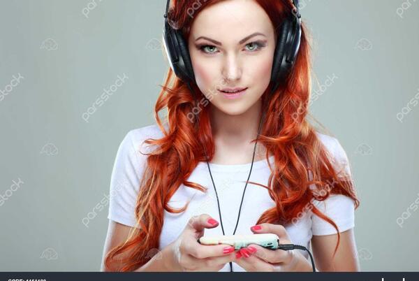 عکس فیک دخترونه با هدفون
