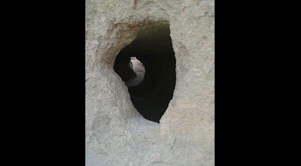 عکس غار سنگی حسین کوهکن