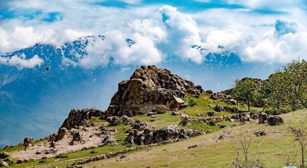 عکس غار سنگی حسین کوهکن