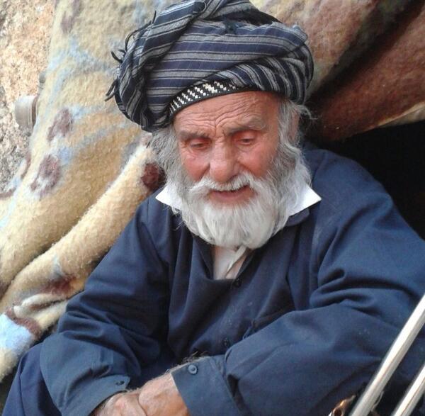 عکس غار سنگی حسین کوهکن