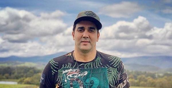 عکس پوریا پورسرخ و خواهر برادراش