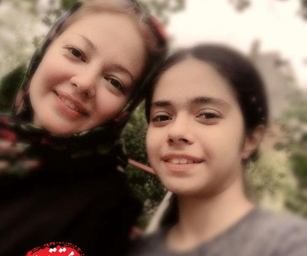 عکس رزیتا غفاری با دخترش