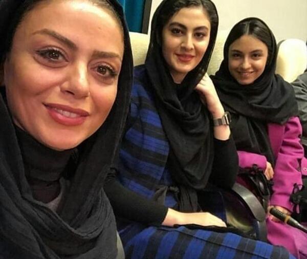 عکس علی نصیریان با خانواده